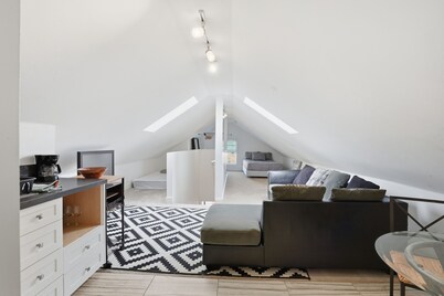 Upstairs Hillcrest Studio close to Balboa Park