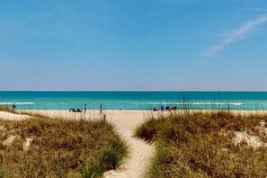 In Strandnähe, Schnorcheln, Wasserski, Windsurfen