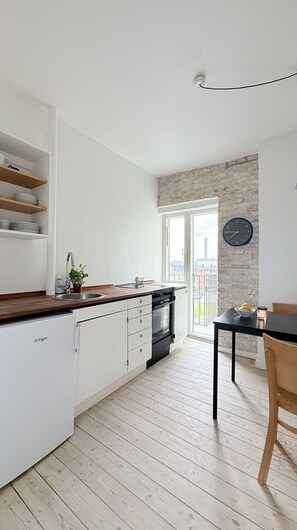Fridge, oven, stovetop, coffee/tea maker - City Apartment in Copenhagen with 1 bedrooms sleeps 2 (Copenhagen)