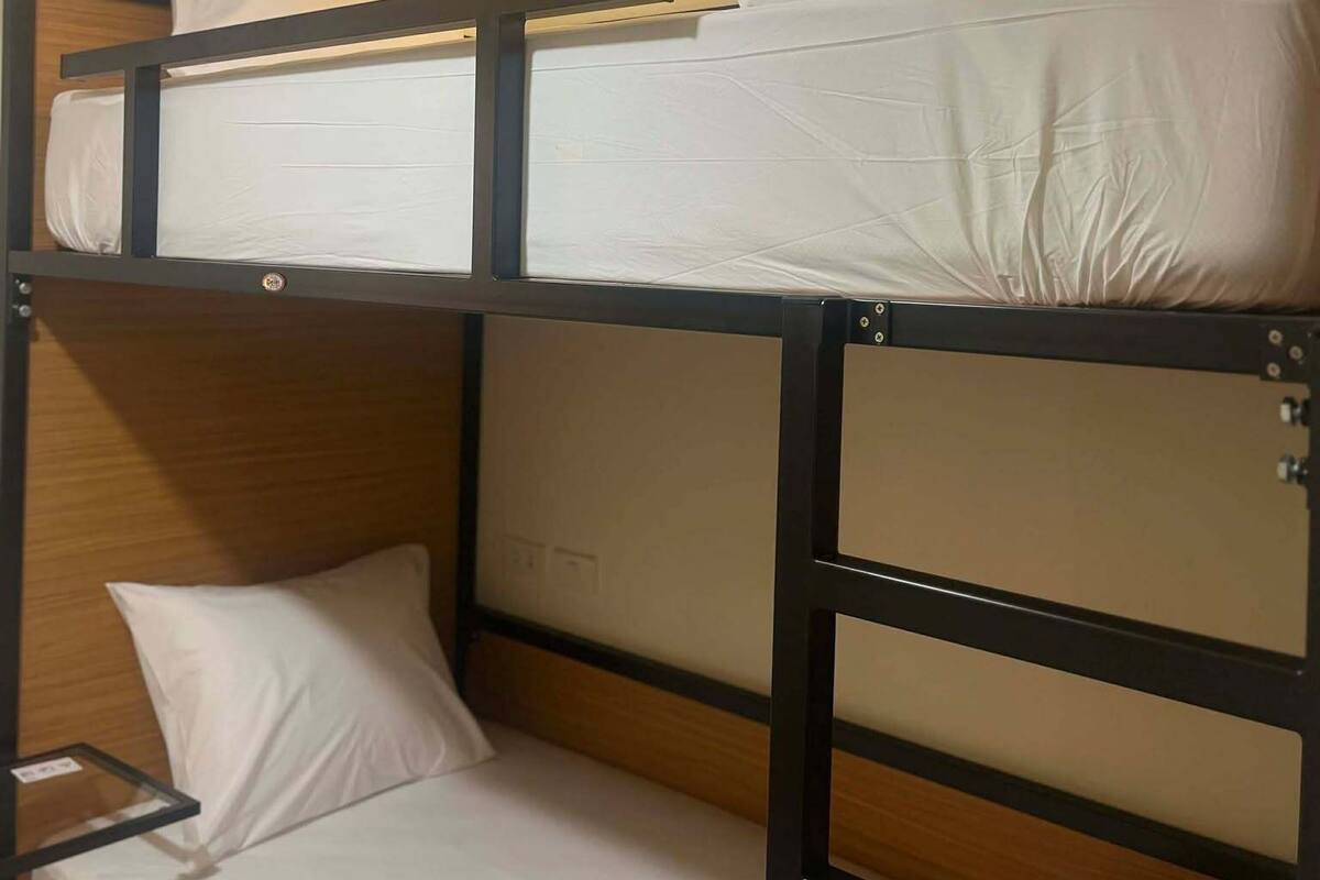 Quarto duplo standard | Escrivaninha, espaço de trabalho para notebook, Wi-Fi de cortesia