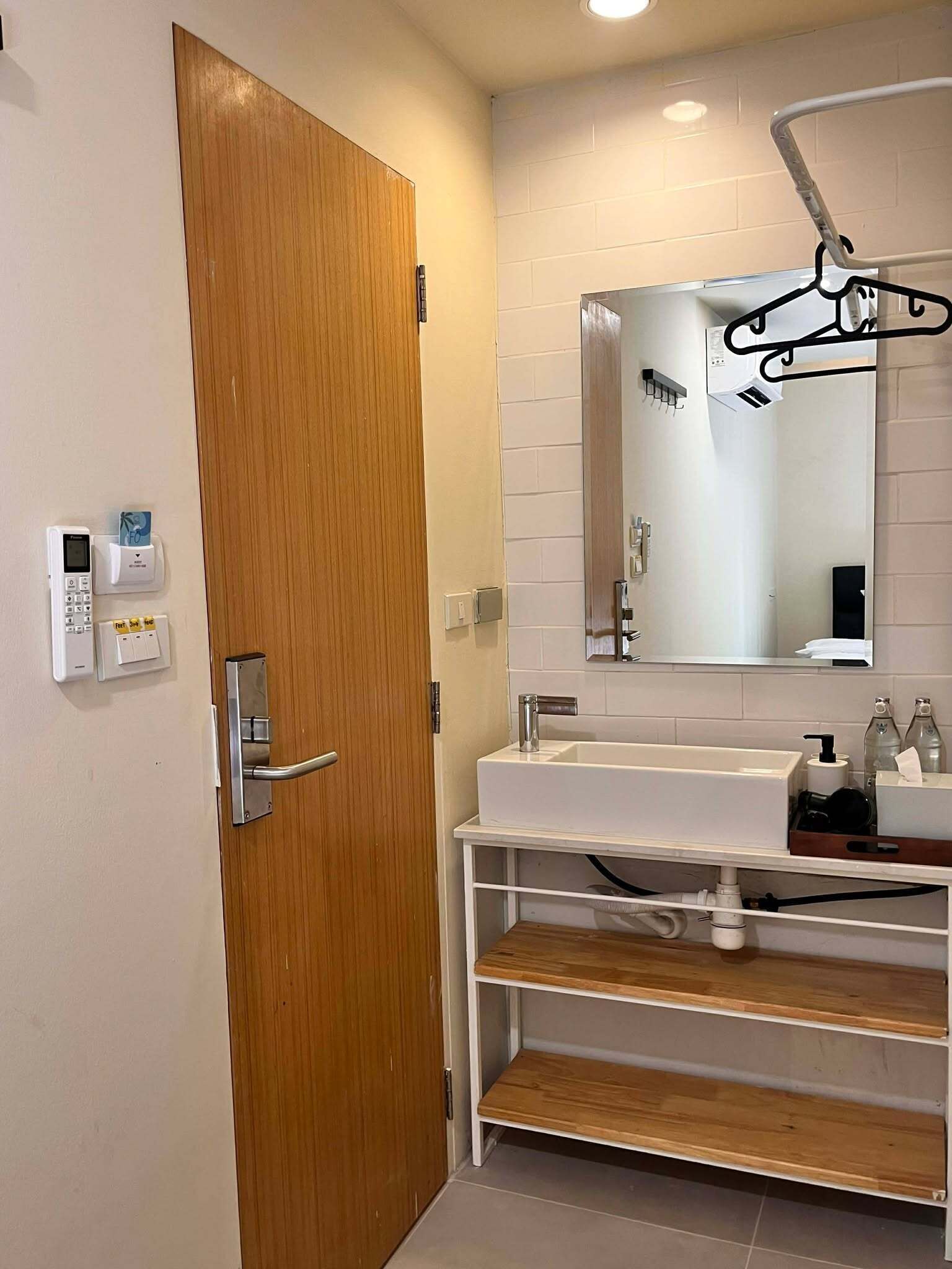 Double Room, City View | Bathroom | Shower, free toiletries, hair dryer, towels