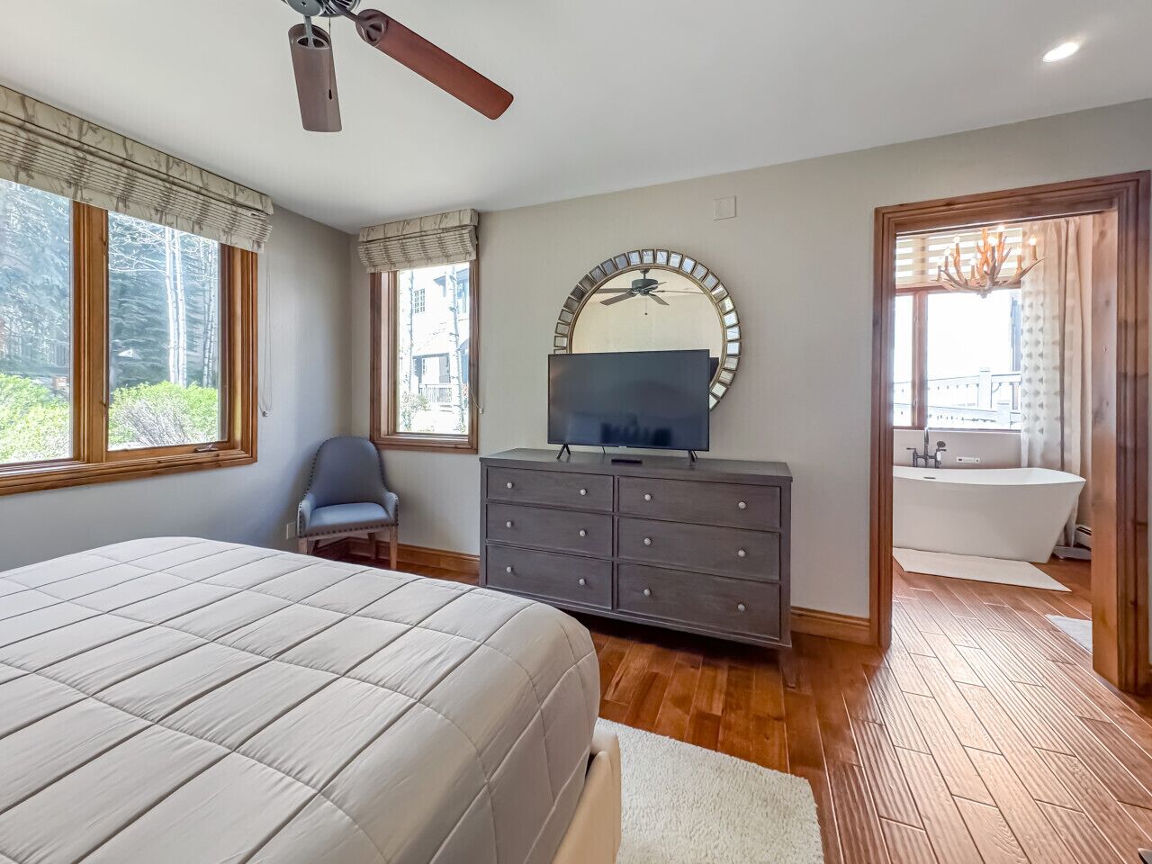 3 bedrooms, desk, iron/ironing board, WiFi