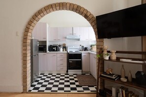 Fridge, microwave, oven, stovetop - Modern 2BR Boho Apt One Block From The Beach (Bondi Beach)