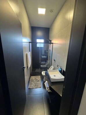 Douche, papier toilette