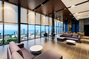 Business centre - Tropicana 218 Macalister by Local Host (George Town)