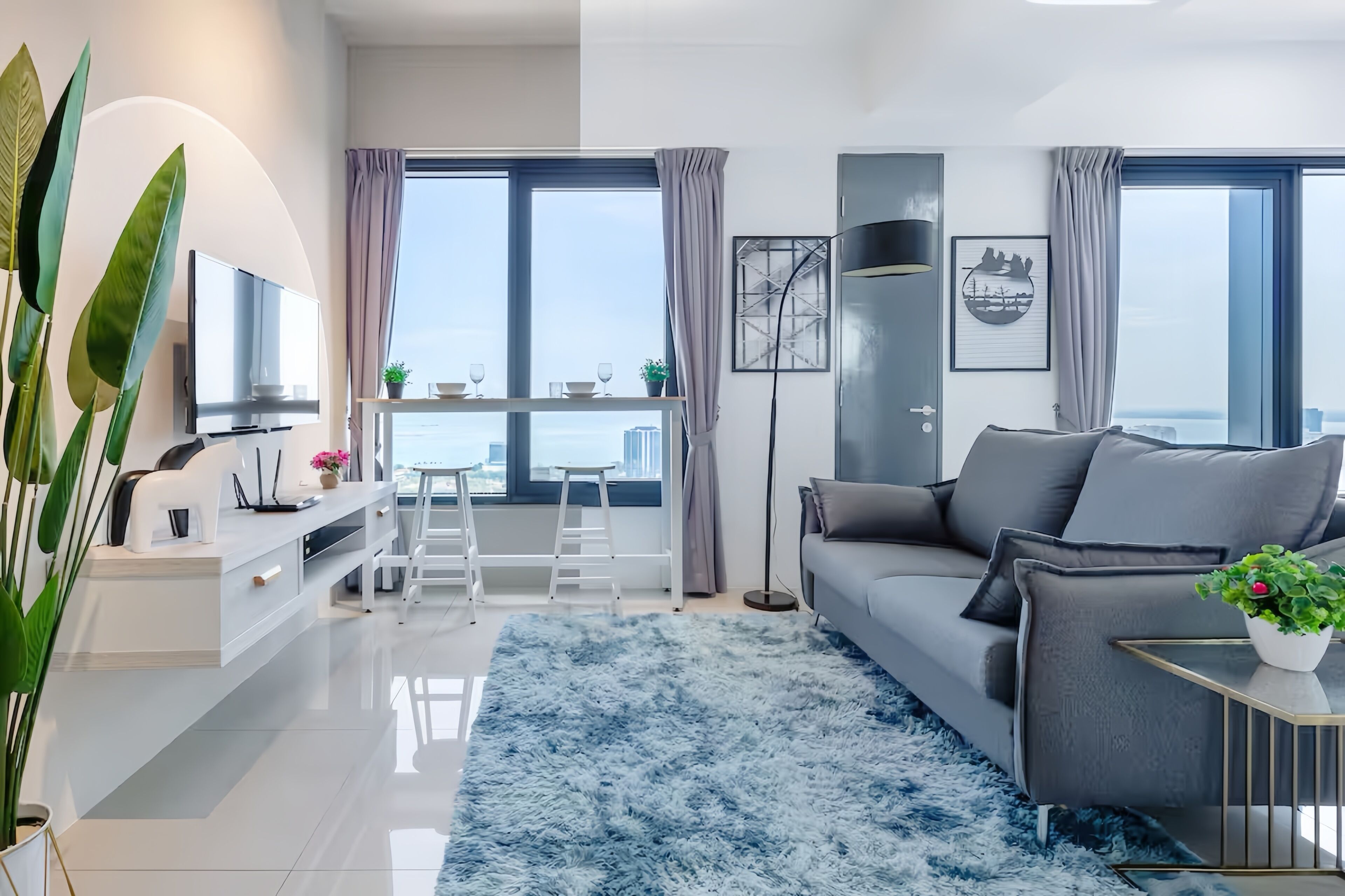 Deluxe Studio | Down comforters, desk, iron/ironing board, free WiFi