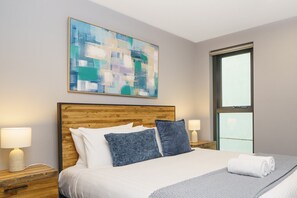 2 habitaciones, tabla de planchar con plancha y wifi gratis 