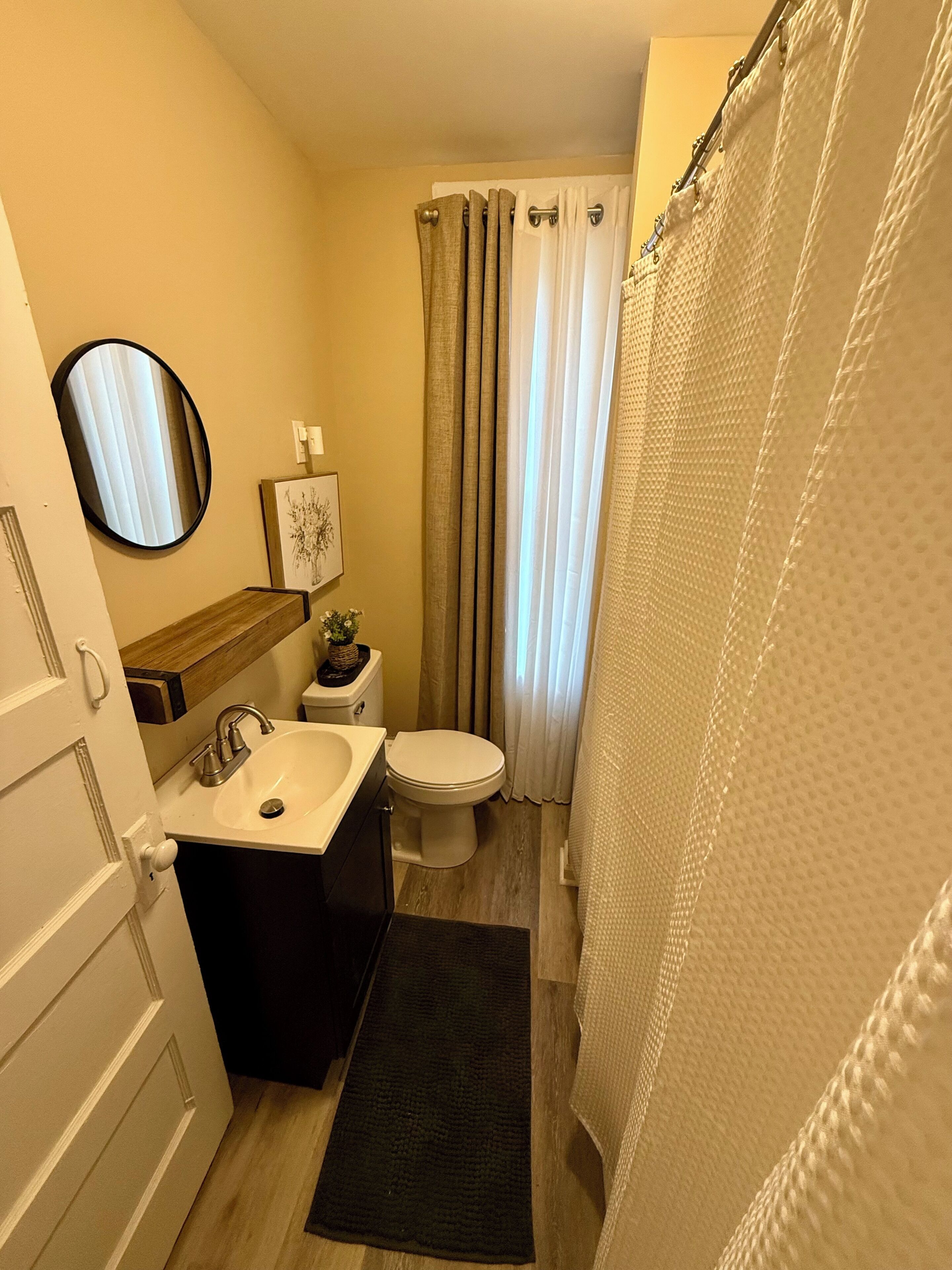 タオル、石鹸、シャンプー、トイレットペーパー