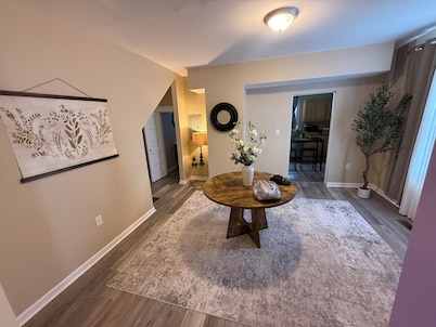 Charming 3BR Home - Near KDMC & Downtown