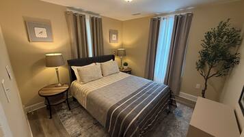 3 slaapkamers, een strijkplank/strijkijzer, gratis wifi, beddengoed