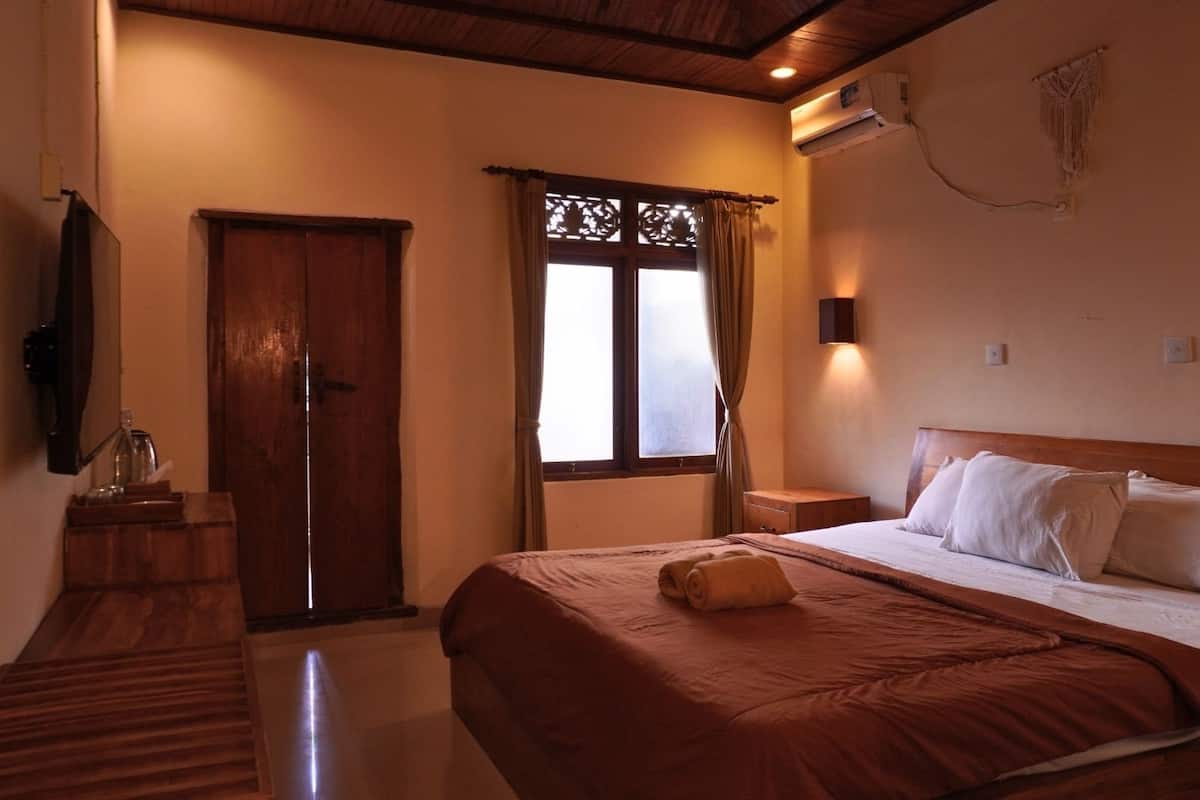Standard Double Room, Patio | Free WiFi