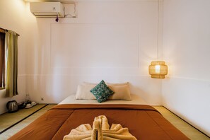 Superior Double Room, Balcony, Pool View