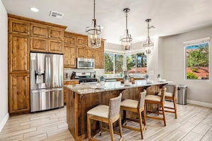 Coffee/tea maker, fridge, microwave, oven - The Climbing Cactus, Climbing Wall, Kids Cove Resort (Santa Clara)