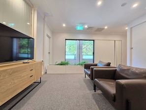 Shared Dormitory, 1 Bedroom | Living area