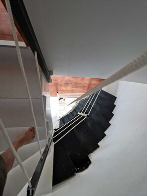 Interior - Panoramic water tower and perched hut (Lacanau)