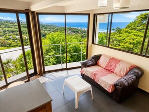 Living area - Cozy 1-bedroom apartment near to el Tunco with view (El Sunzal)