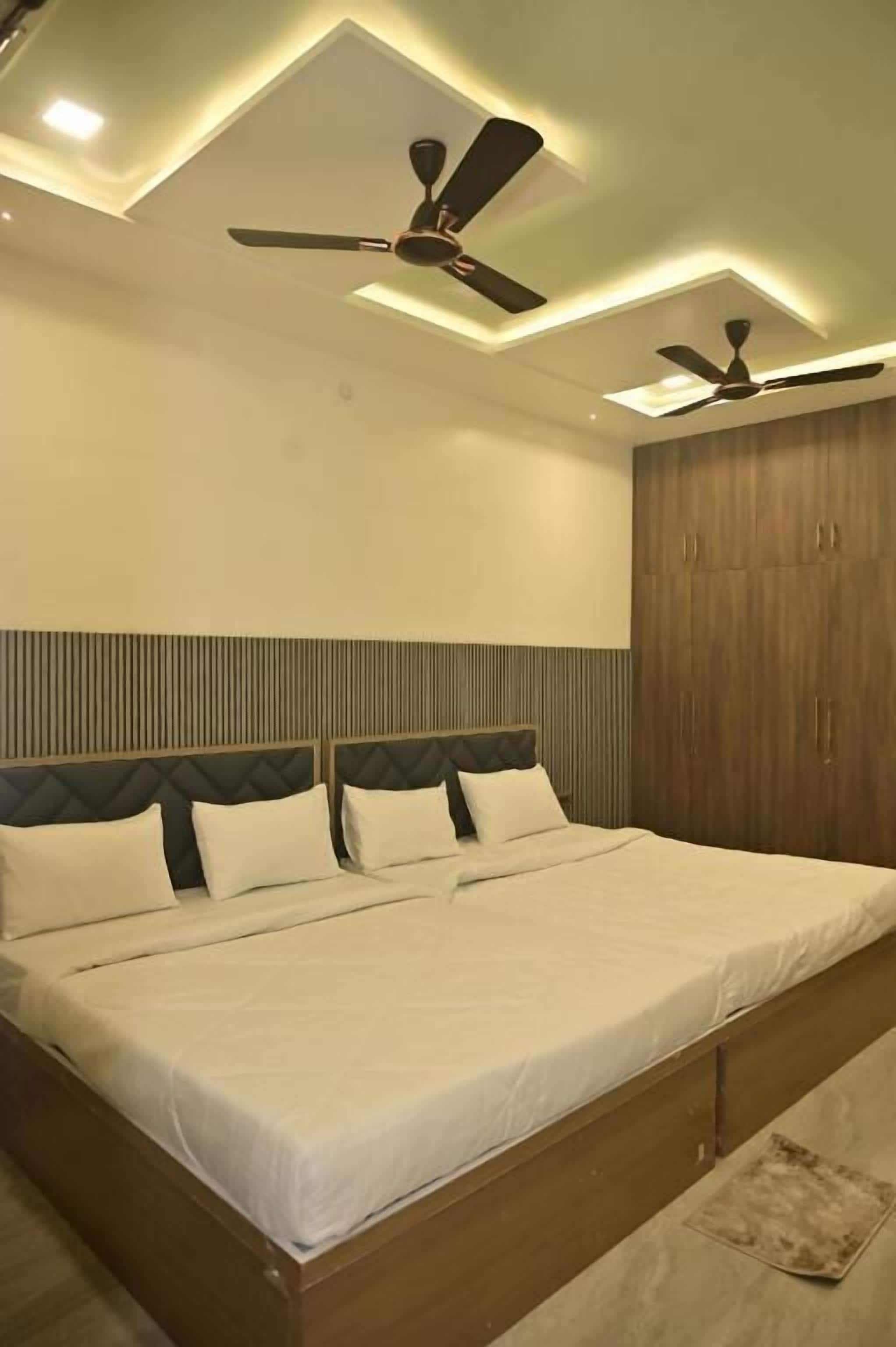 Family Room, City View | In-room safe, free WiFi