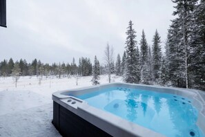 Outdoor spa tub - Porevillas Iso-Syöte B | Jacuzzi & Sauna (Syöte)