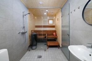 Dupleks Superior, 2 kamar tidur, sauna | Kamar mandi | Shower, pengering rambut,  dan tisu toilet