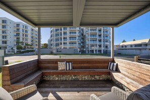 Terrace/patio - Barefoot Bach 3BR Spa by Five Star Focused (Mount Maunganui)
