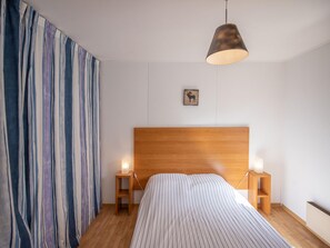 Căn hộ | 1 phòng ngủ, bộ trải giường 