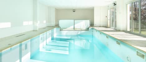 アパートメント | プール | 屋内プール、屋外プール
