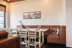 Dining - Superior Suite - Unit 603 (Nashville)