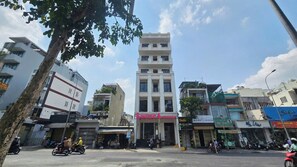 Exterior - Lovera Signature Hotel (Ho Chi Minh)