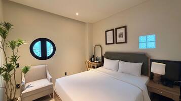 Deluxe Double Room, Garden View | Bar mini, meja, kalis bunyi, Wi-fi percuma