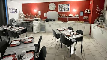 Apartment | Tempat makan