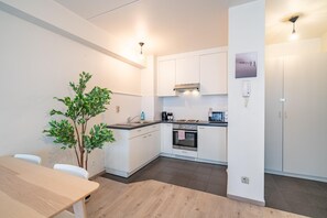 华丽公寓, 2 间卧室 | 私人厨房 | 茶具/咖啡用具、冰箱、微波炉、烤箱