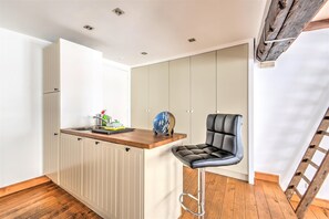 Private kitchen - Temple Triplex Spacious Apartment (Antwerp)