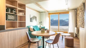 Apartment | Dining