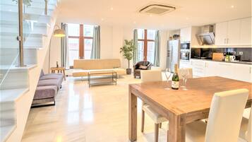 Deluxe-Apartment, 3 Schlafzimmer | Speisen
