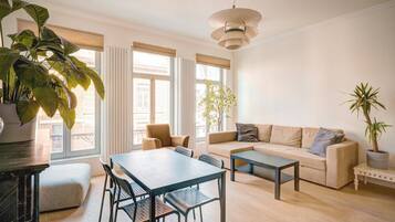 Comfort Apartment, 3 Bedrooms | Dining