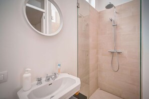 Comfort-Apartment, 3 Schlafzimmer | Badezimmer