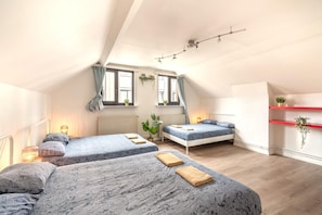 Classic Apartment, 3 Bedrooms | 7 bedrooms - Lively City Getaway for 10 Near Meir (Antwerp)