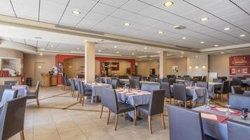 Apartment | Dining