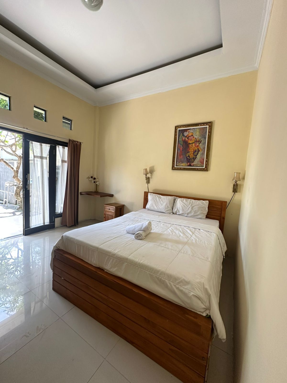 Kamar Double Basic | Meja kerja dan Wi-Fi gratis