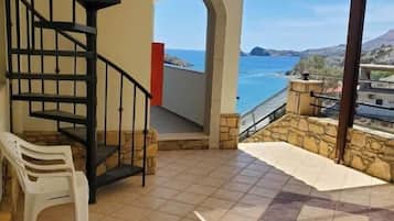 Quadruple Room, Mountain View | Property grounds