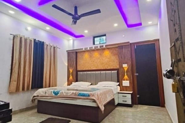 Deluxe Room, Air conditioning | Desk, laptop workspace, free WiFi