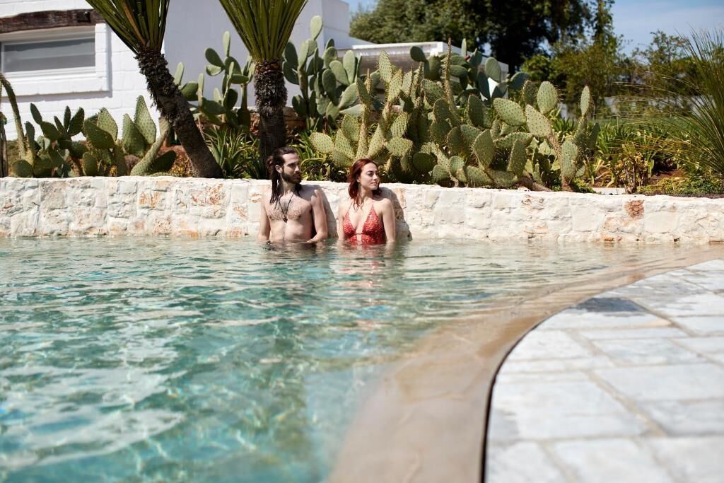 Seasonal outdoor pool, sun loungers