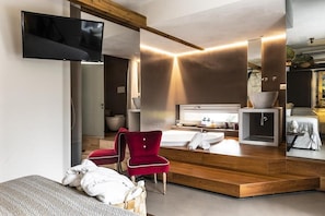 Deluxe-sviitti, patio, näköala puutarhaan | Äänieristys, ilmainen Wi-Fi