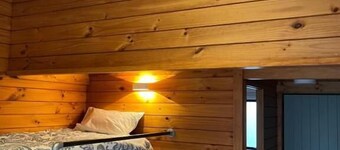 Smoke Lake Hot Springs Lodge & Camp