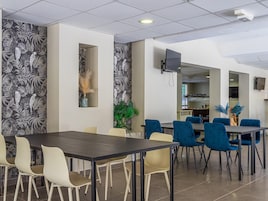 Apartment | Dining