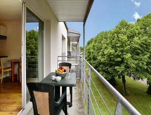 Apartment | Balcony - La Rochelle Coastal Stay for 4 (Lagord)