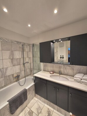 Bathroom - Vrbo Property (Füssen)