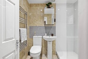 Hair dryer - City Centre 1-Bed | Walk to The Gate and Station (Newcastle upon Tyne)