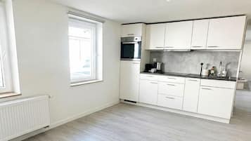 Basic Apartment | Shared kitchen