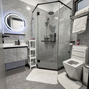 Comfort Apartment, Garden View | Bathroom - Neptune Residency (Nairobi)